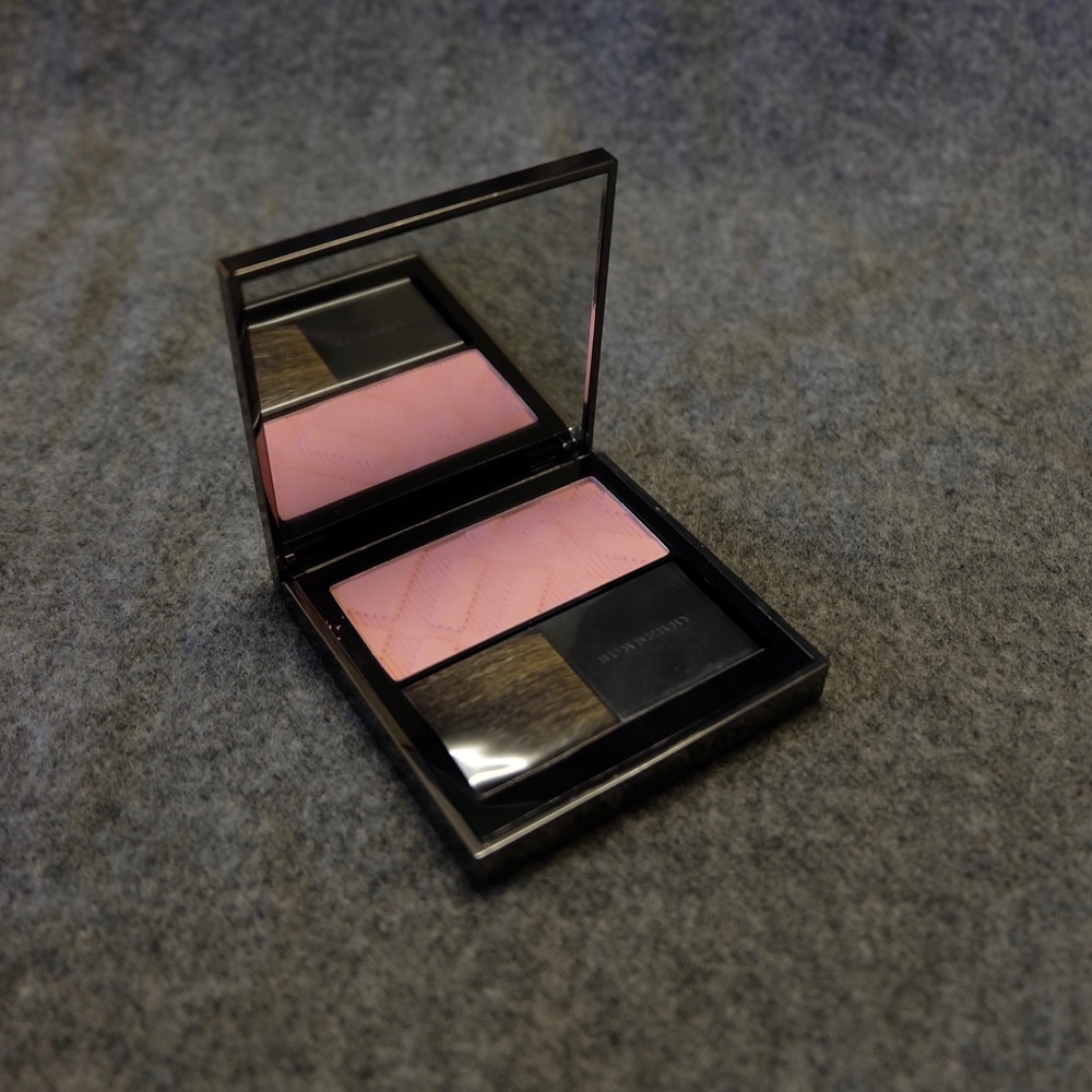 BURBERRY Light Glow - Natural Blush Misty Blush No. 08 - 0.24 oz